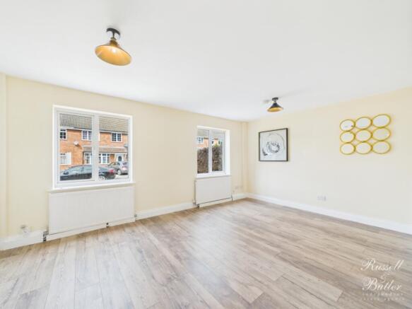 CAM01995G0-PR0339-STILL002