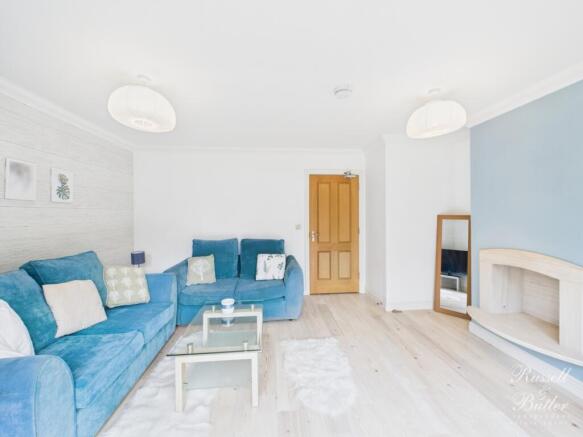 CAM02127G0-PR0360-STILL014