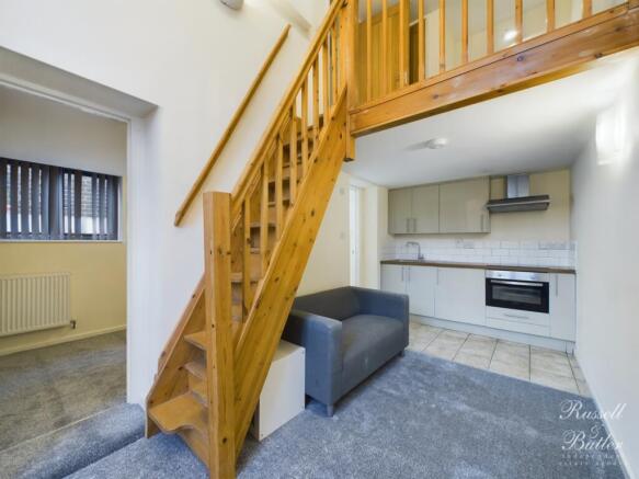 CAM01995G0-PR0122-STILL004