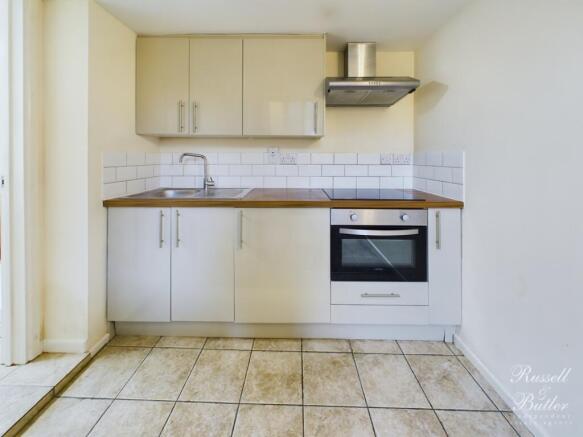 CAM01995G0-PR0122-STILL007