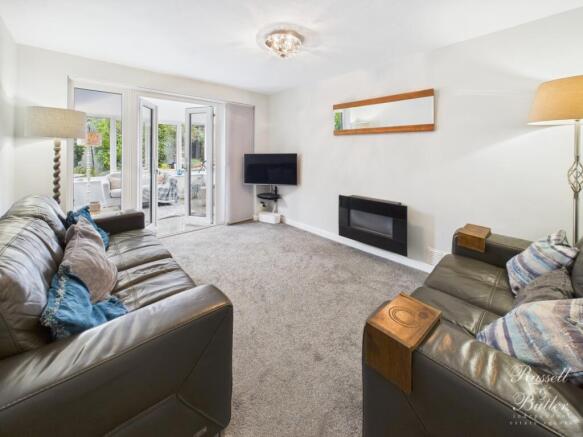 CAM01995G0-PR0354-STILL004