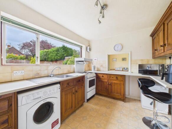 CAM01995G0-PR0356-STILL010