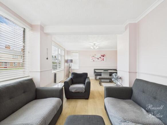 CAM01995G0-PR0360-STILL016