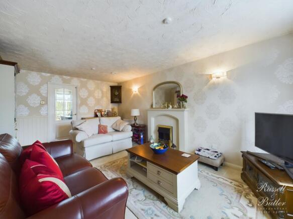 CAM02127G0-PR0027-STILL003