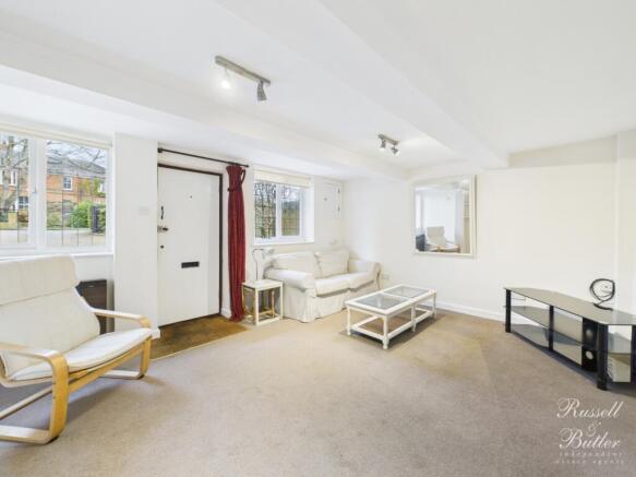 CAM02127G0-PR0370-STILL001