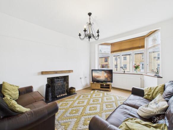 CAM01995G0-PR0361-STILL004