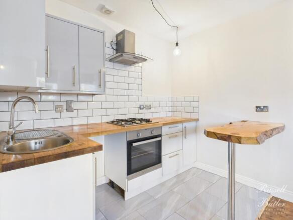 CAM02127G0-PR0337-STILL011