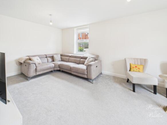 CAM02127G0-PR0345-STILL001