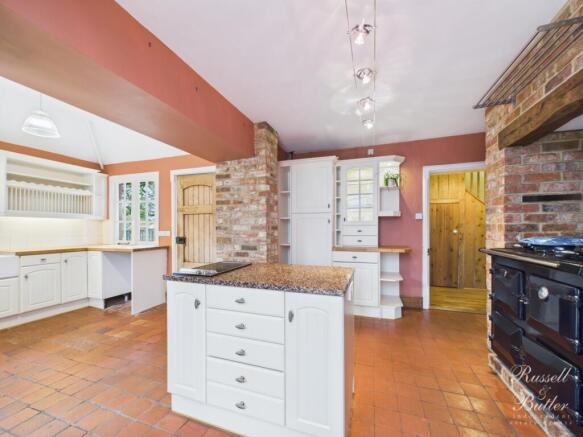 CAM02127G0-PR0350-STILL022