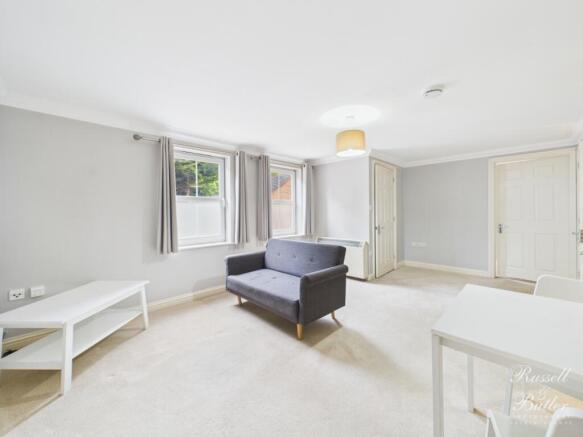 CAM02127G0-PR0355-STILL004