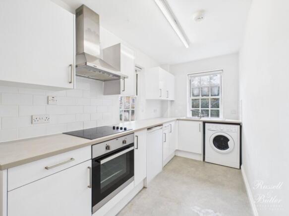 CAM02127G0-PR0356-STILL001