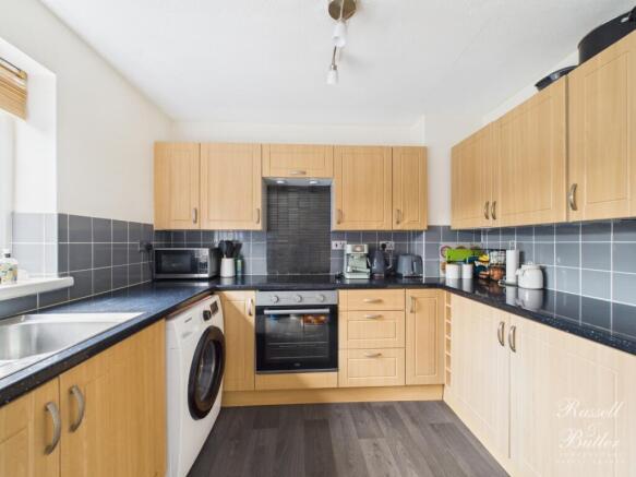 CAM01995G0-PR0380-STILL007