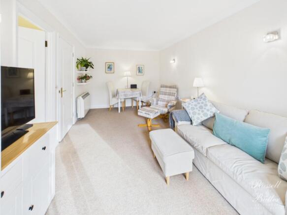 CAM01995G0-PR0385-STILL008