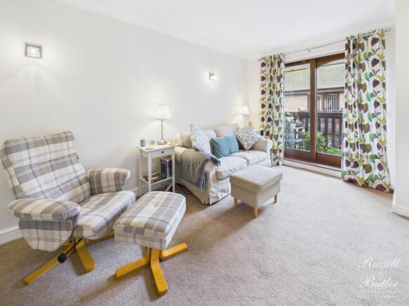 CAM01995G0-PR0385-STILL001