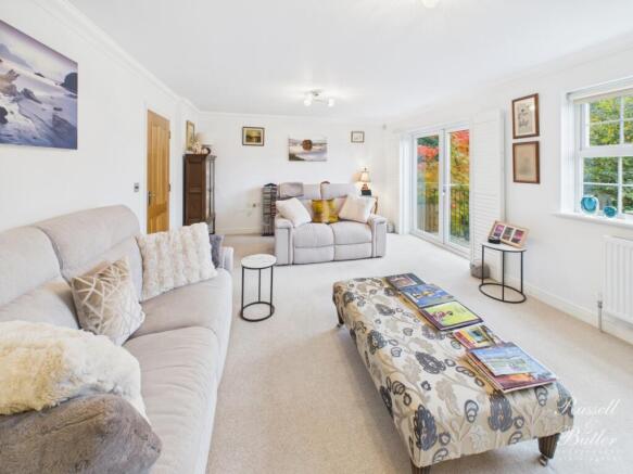 CAM01995G0-PR0384-STILL021