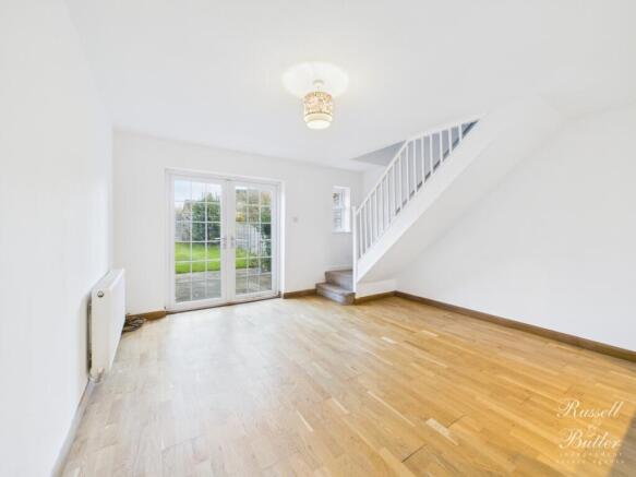 CAM02127G0-PR0369-STILL008