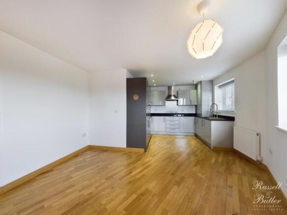 Lrg_CAM00829P1-PR0082-STILL03