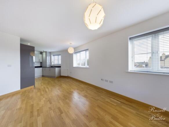 Lrg_CAM00829P1-PR0082-STILL02