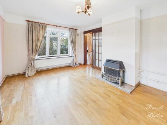 CAM02127G0-PR0367-STILL009