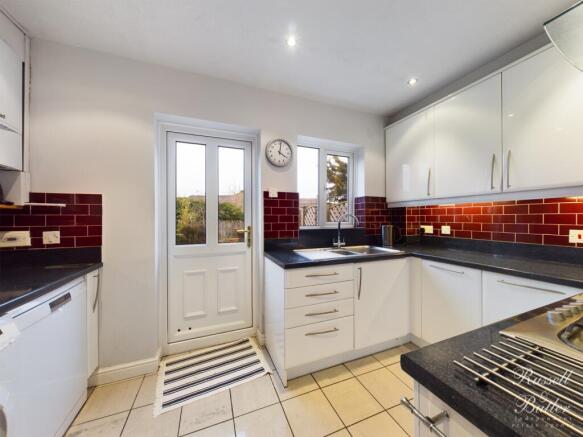 CAM00829P1-PR0063-STILL07