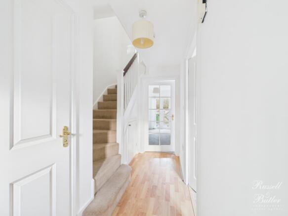 CAM01995G0-PR0390-STILL004