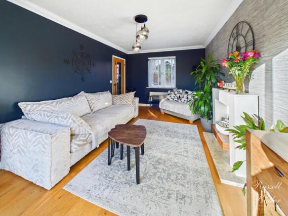 CAM01995G0-PR0393-STILL015