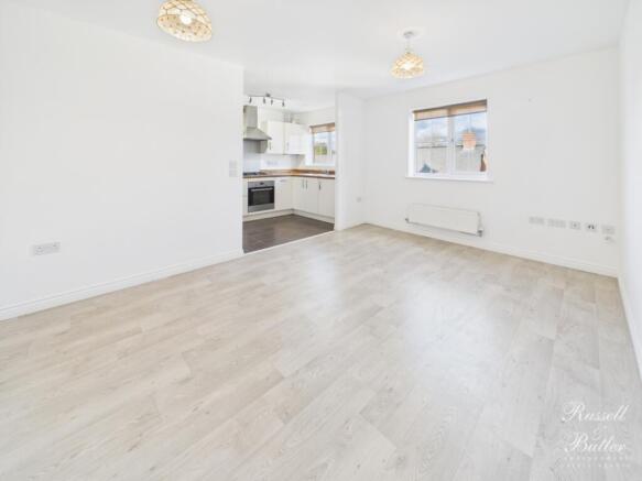 CAM02127G0-PR0373-STILL011