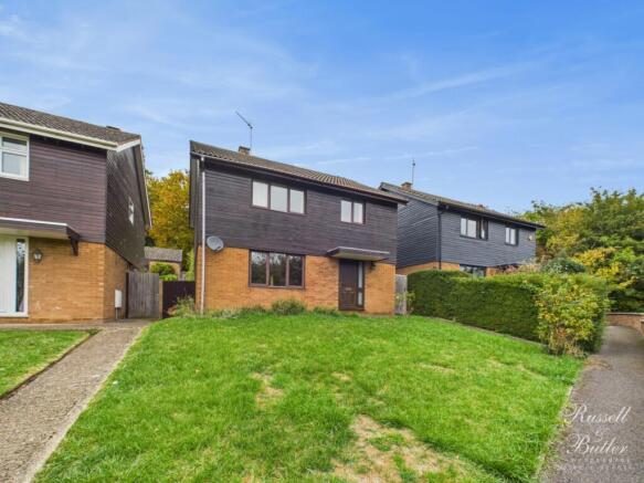 CAM02127G0-PR0352-STILL012