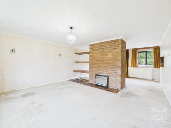 CAM02127G0-PR0352-STILL002