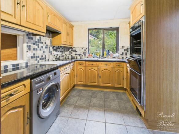 CAM02127G0-PR0352-STILL001