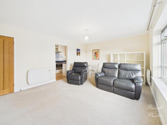 CAM01995G0-PR0389-STILL009