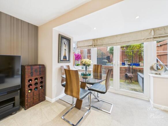 CAM02127G0-PR0363-STILL029