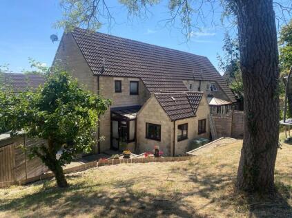 Fosse Close, Cirencester, Gloucestershire, GL7