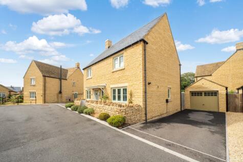 Trubshaw Way, Fairford, Gloucestershire, GL7