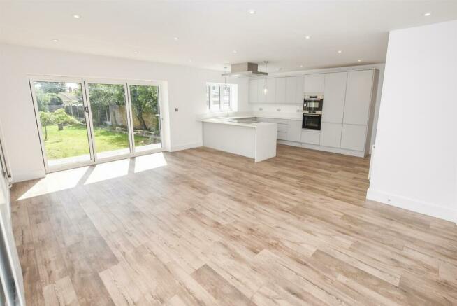 Open Plan Kitchen / Family Room