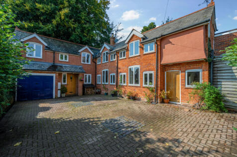 Cargate Terrace, Aldershot, Hampshire, GU11