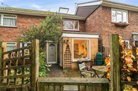 Cadnam Close, Aldershot, Hampshire, GU11