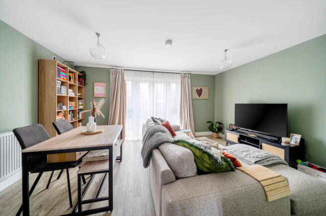 1404233-13-697b4a...