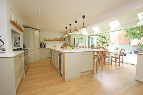 Coral Reef Close, Eastbourne, BN23 5PF