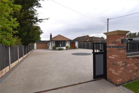 Dumont Avenue, St. Osyth, Clacton-on-Sea, Essex, CO16