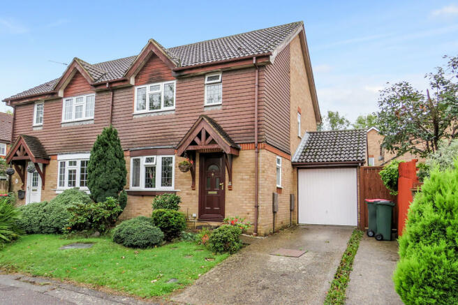 3 bedroom semi-detached house for sale in Bewbush, Crawley, RH11, RH11