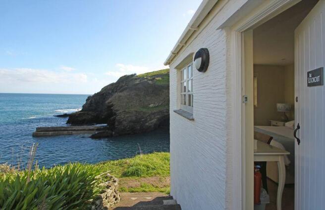 2 Bedroom Cottage For Sale In Stones Throw From Portloe Harbour Tr2