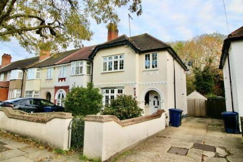 Elton Avenue, Greenford