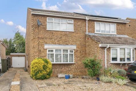 Manor Close, Langford, SG18