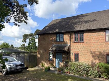 Peel Place, Petersfield Road. Hampshire