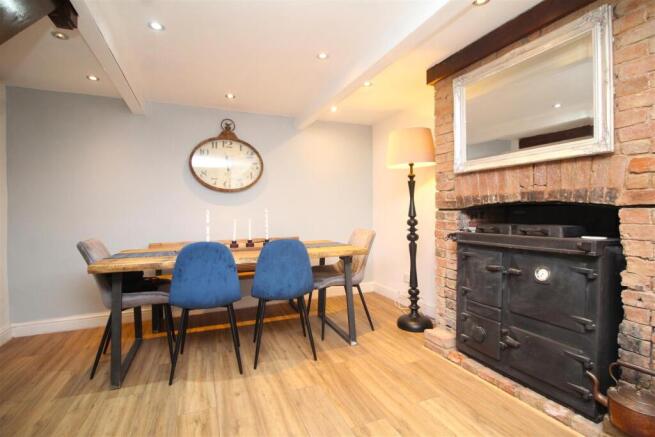 dining room 2 .JPG