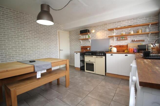 kitchen diner 1 .JPG
