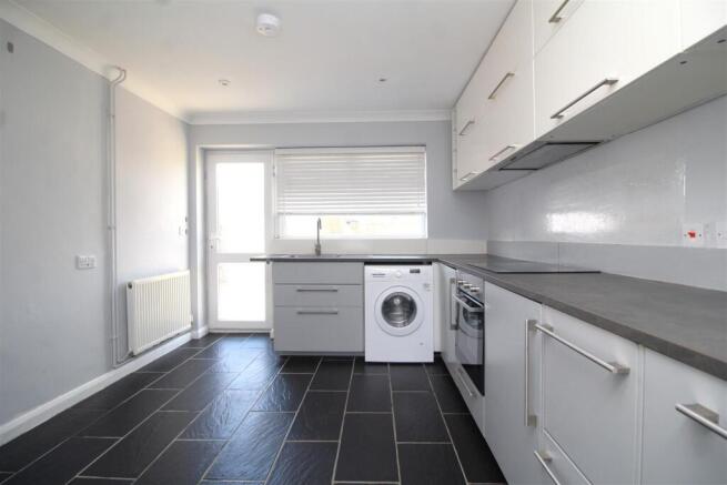 kitchen 1 .JPG