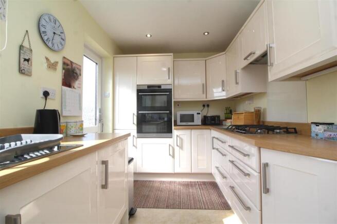 kitchen 2.JPG