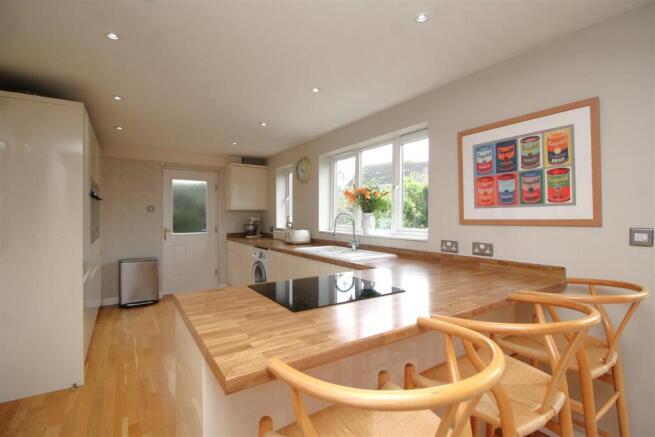 kitchen 2.JPG